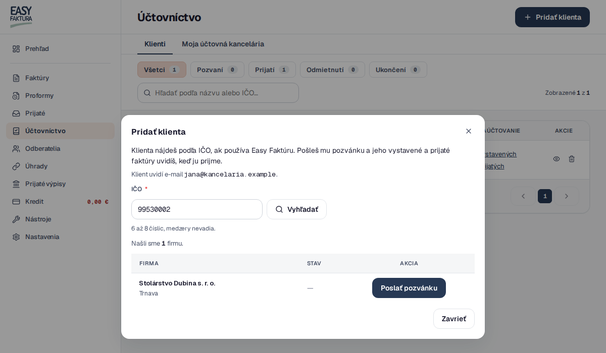 Dialóg Pridať klienta v menu Účtovníctvo: po zadaní IČO je nájdená firma s mestom a tlačidlom Poslať pozvánku